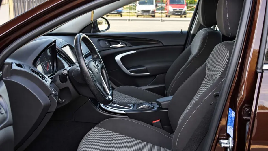 OPEL Insignia -