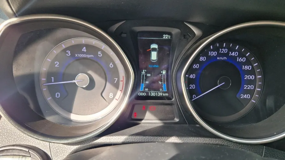 HYUNDAI i30 -