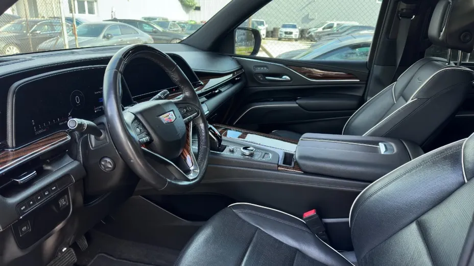 CADILLAC Escalade -