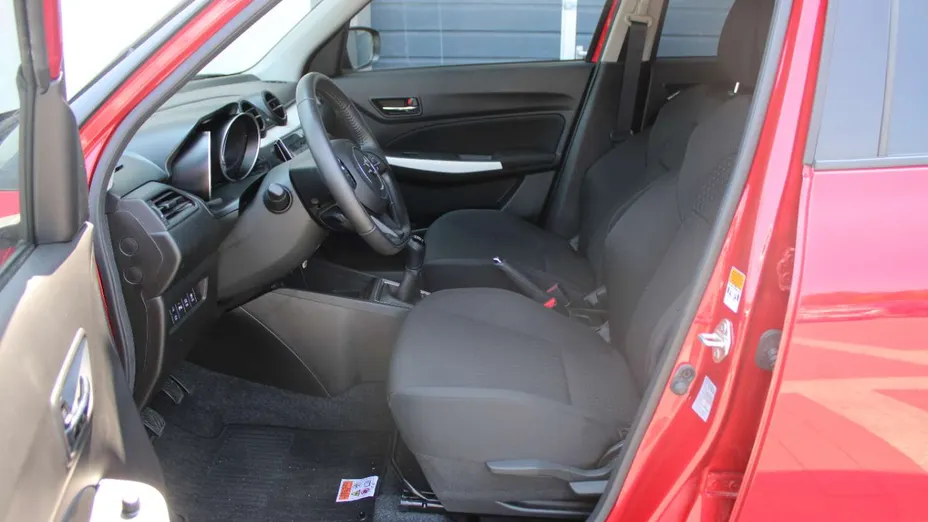 SUZUKI Swift -