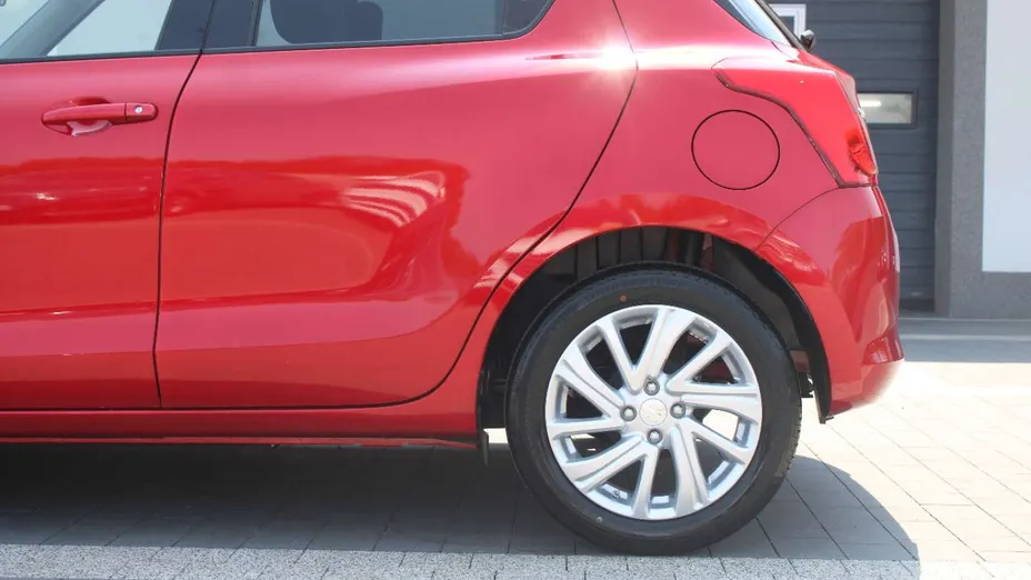SUZUKI Swift -