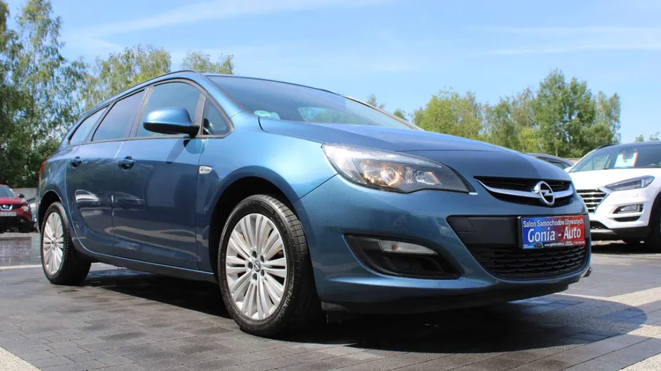OPEL Astra -
