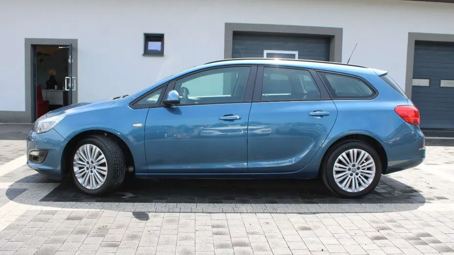 OPEL Astra -