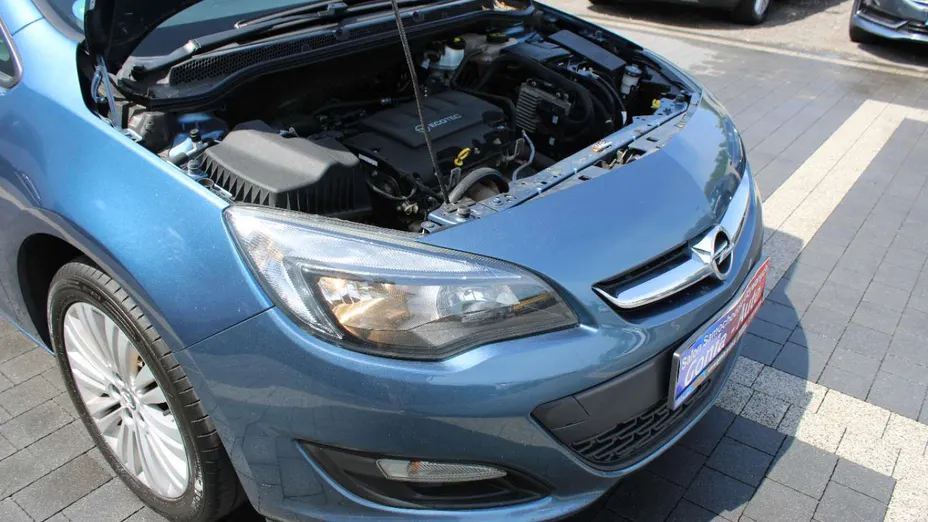 OPEL Astra -