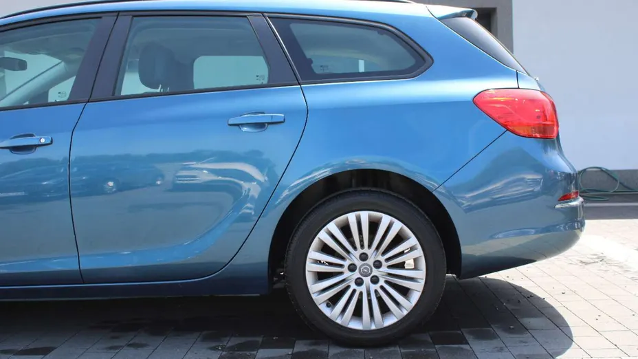 OPEL Astra -