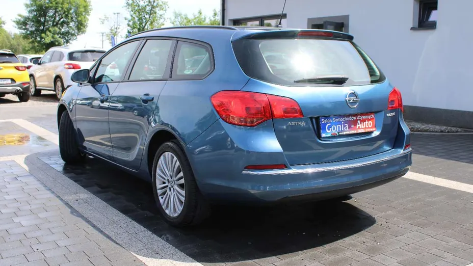 OPEL Astra -