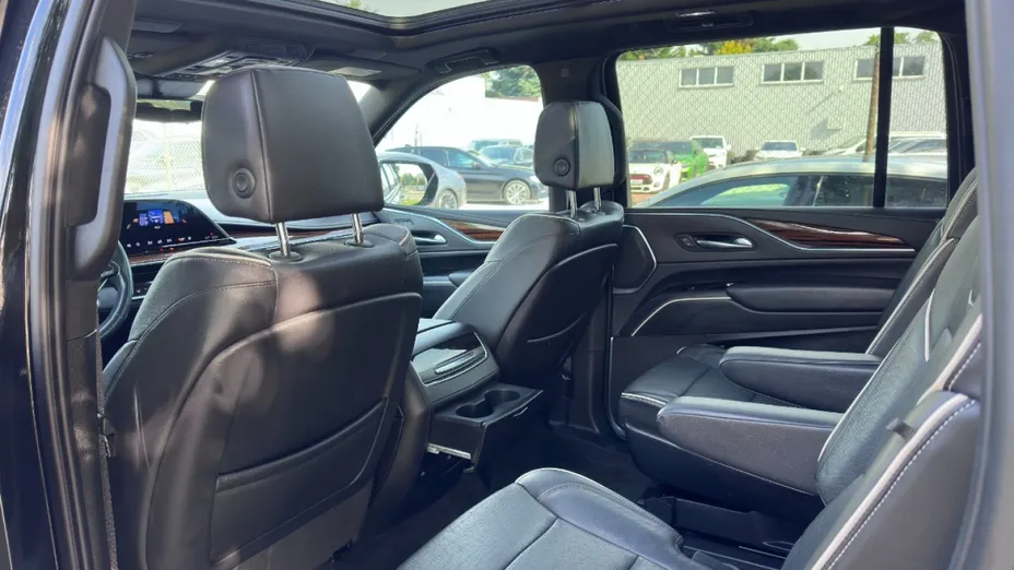 CADILLAC Escalade -