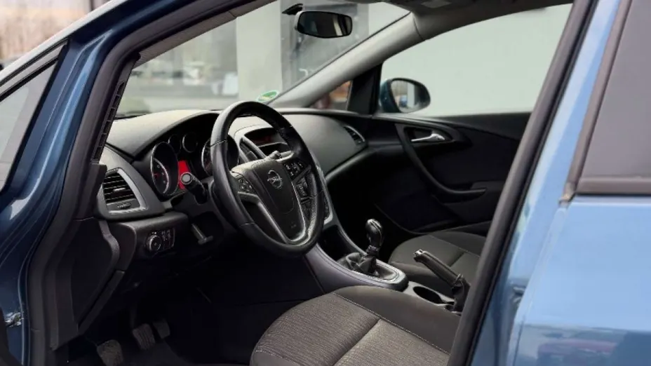 OPEL Astra -