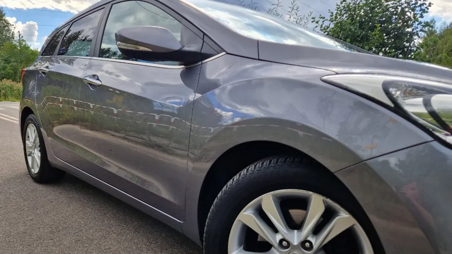 HYUNDAI i30 -