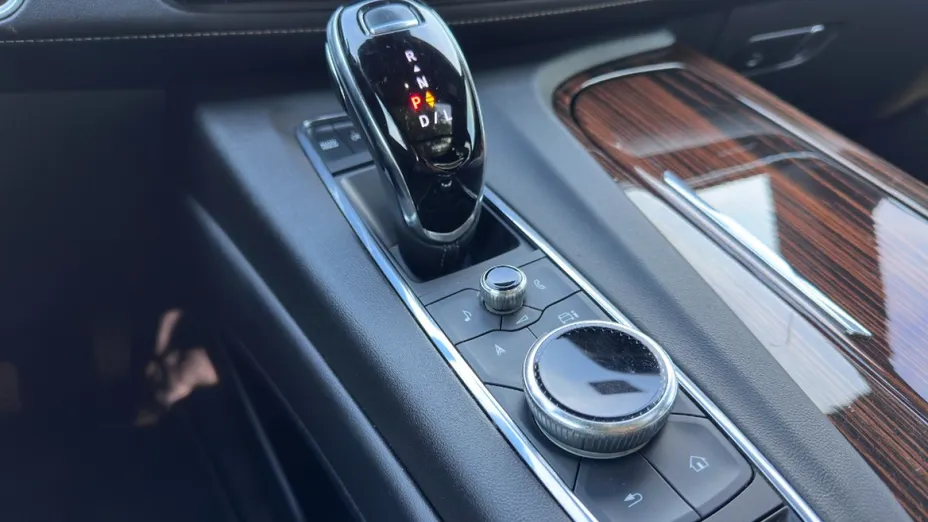 CADILLAC Escalade -