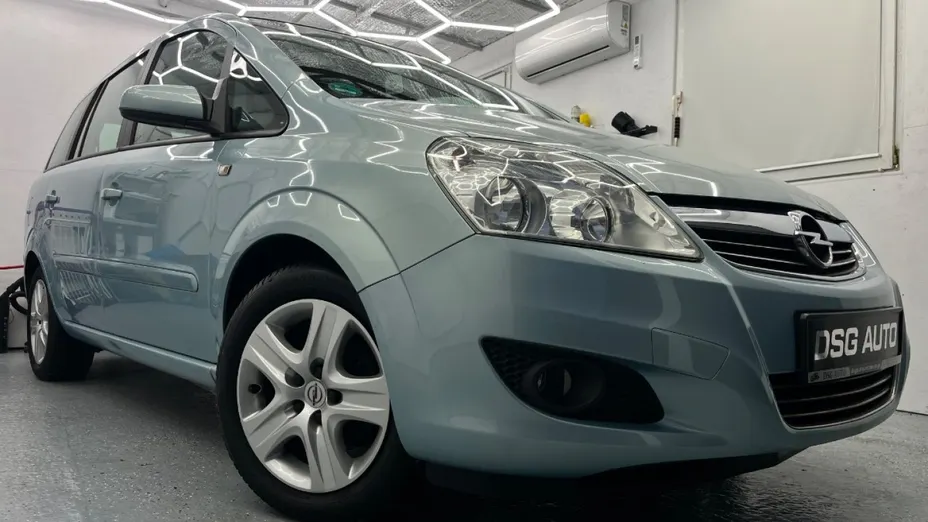 OPEL Zafira -