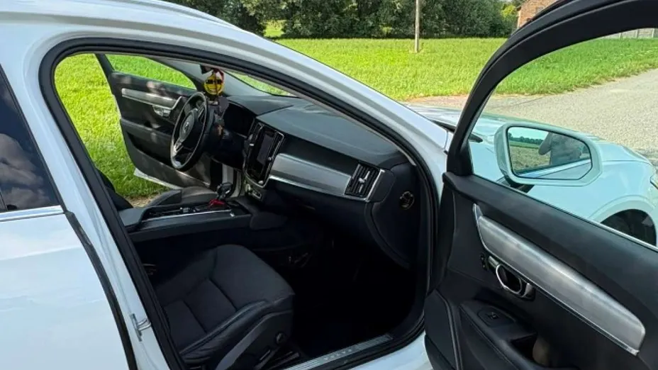 VOLVO V90 -