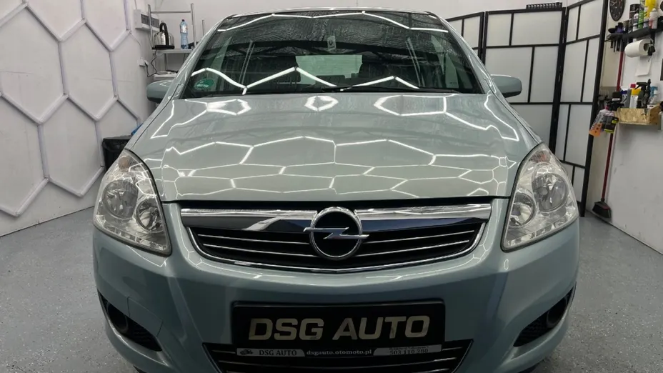 OPEL Zafira -