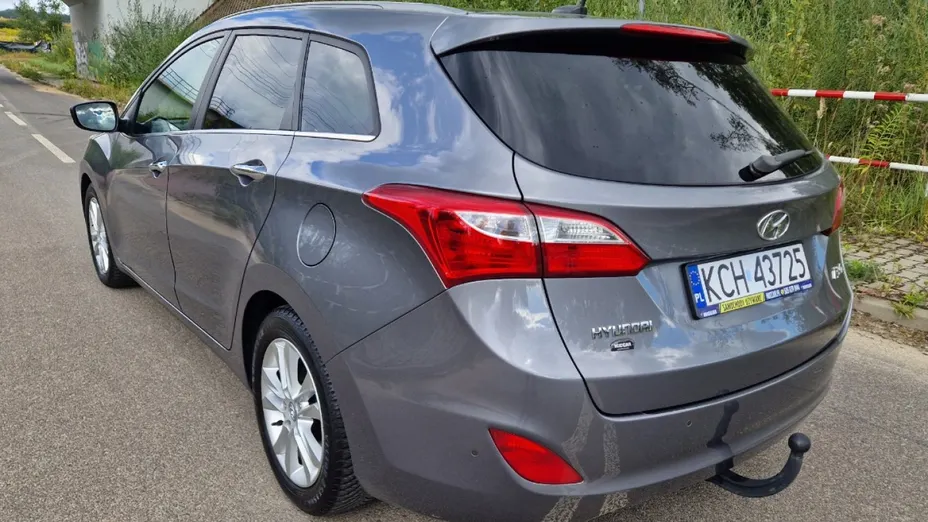 HYUNDAI i30 -