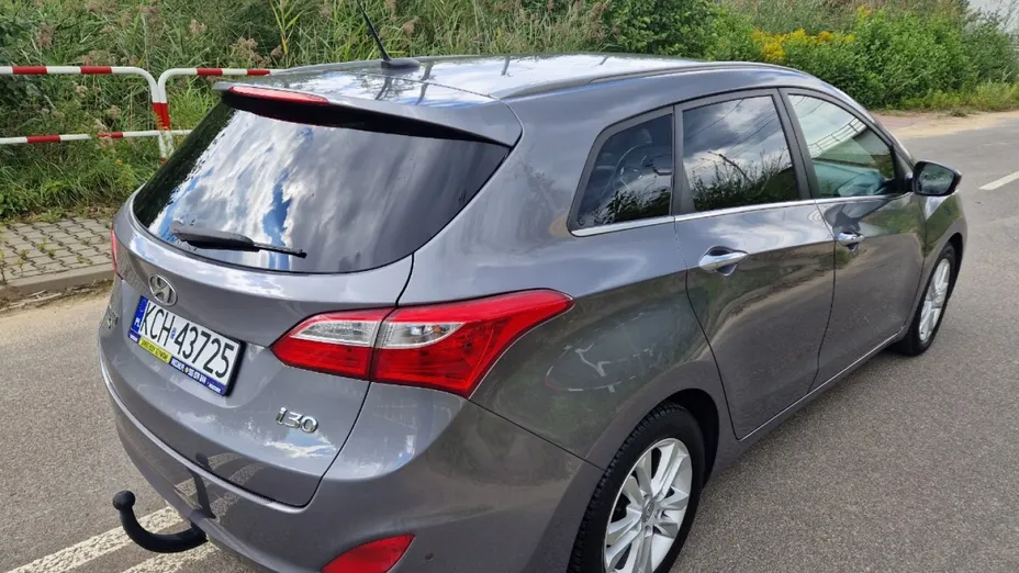 HYUNDAI i30 -