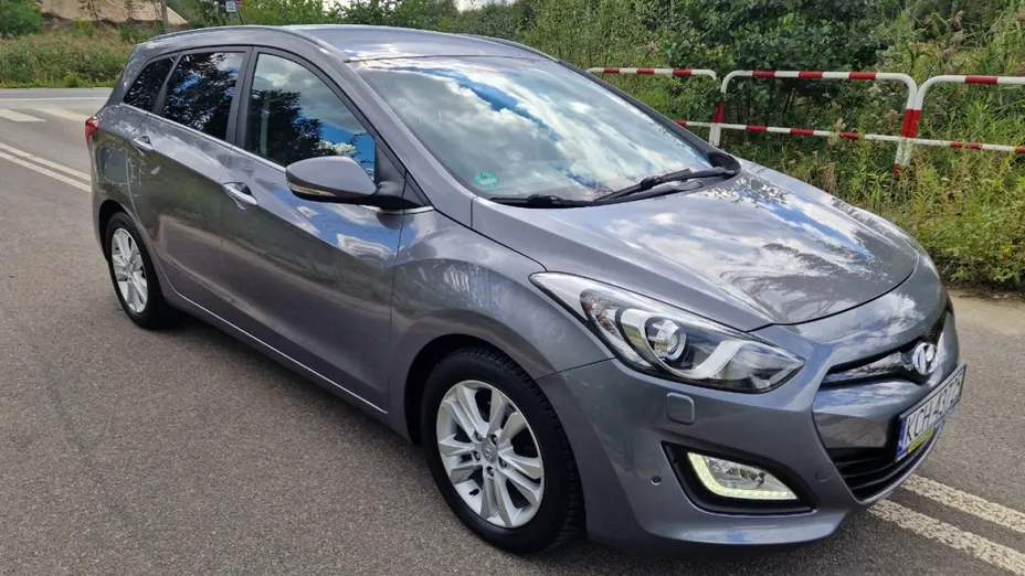 HYUNDAI i30 -
