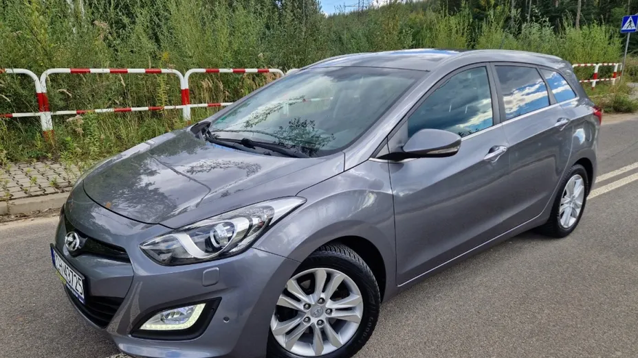 HYUNDAI i30 -