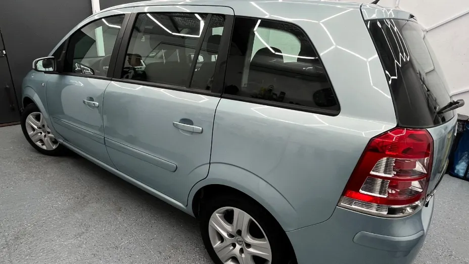 OPEL Zafira -