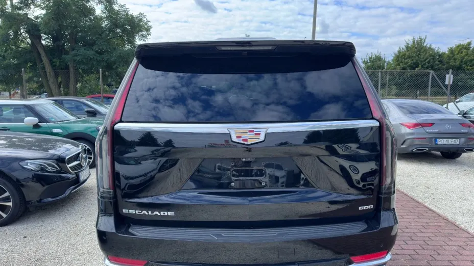 CADILLAC Escalade -
