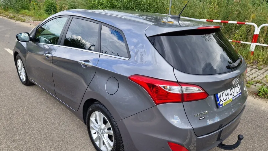 HYUNDAI i30 -