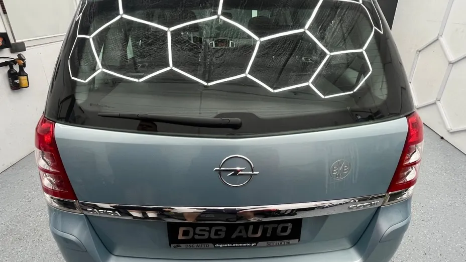 OPEL Zafira -