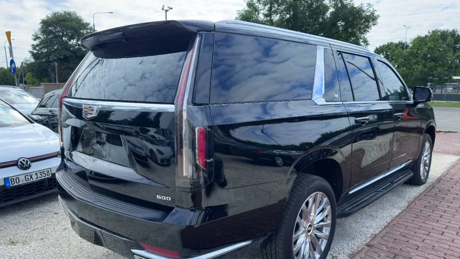 CADILLAC Escalade -