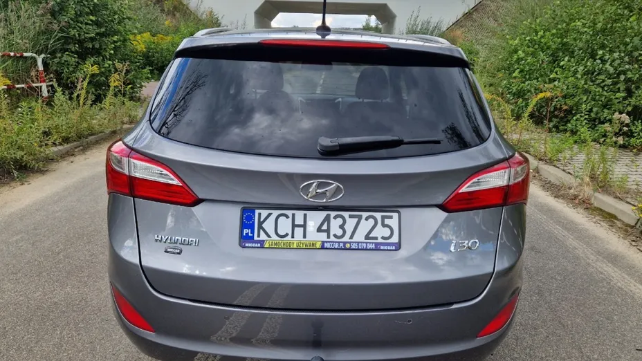 HYUNDAI i30 -