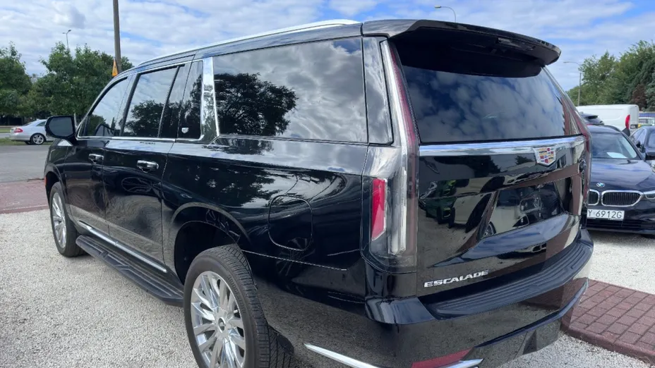 CADILLAC Escalade -