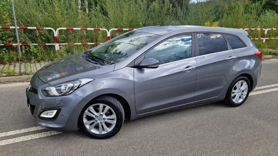 HYUNDAI i30 -