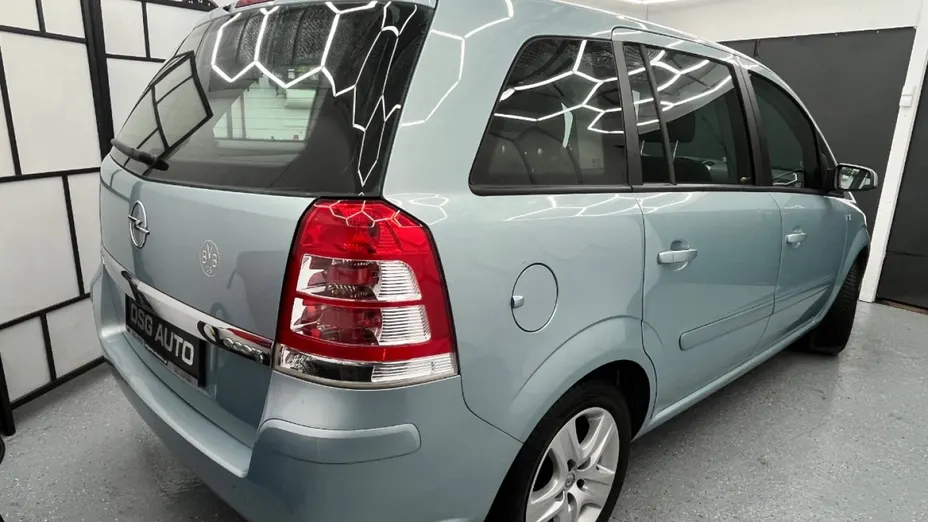 OPEL Zafira -