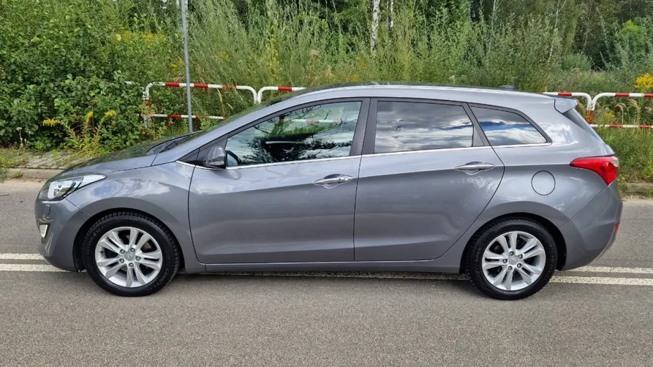 HYUNDAI i30 -