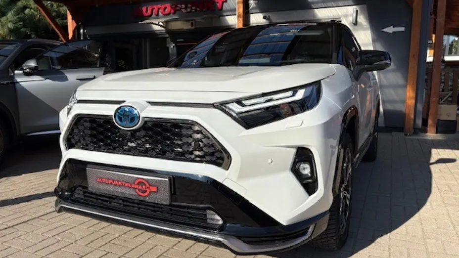 TOYOTA RAV4 -