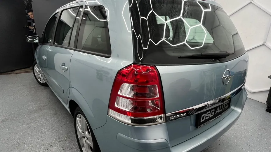 OPEL Zafira -