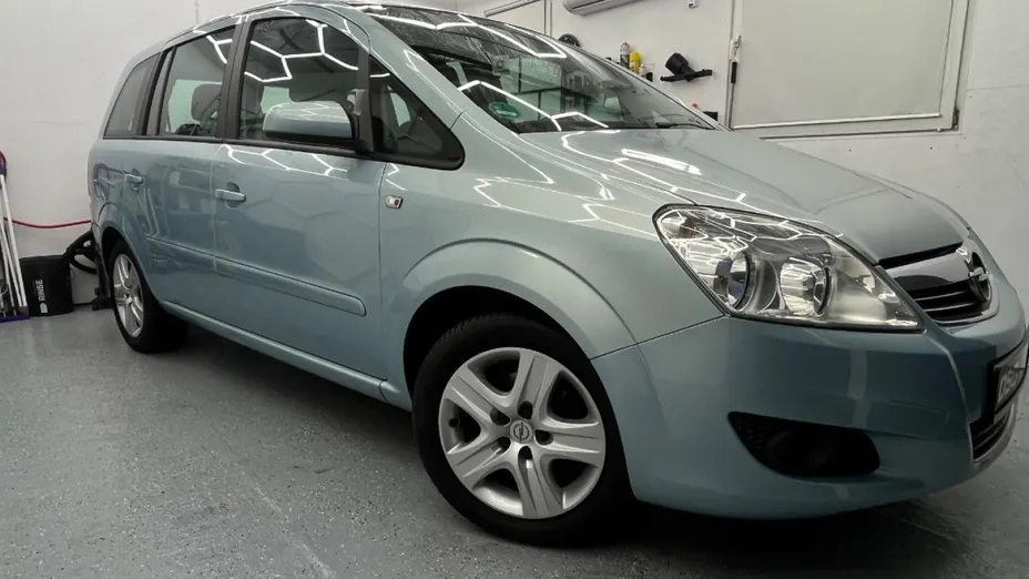 OPEL Zafira -