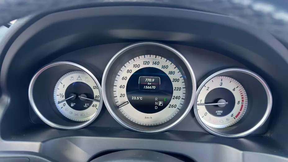 MERCEDES-BENZ E Klasa -