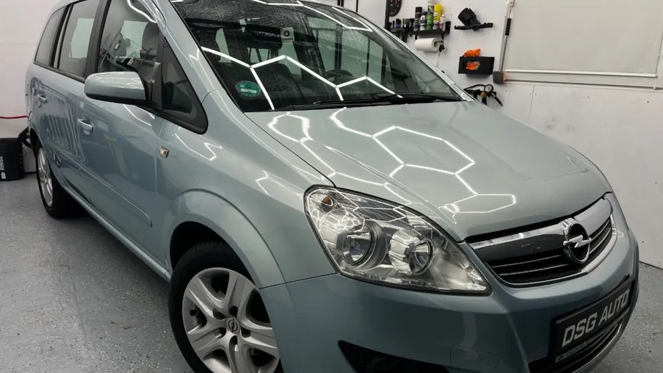 OPEL Zafira -