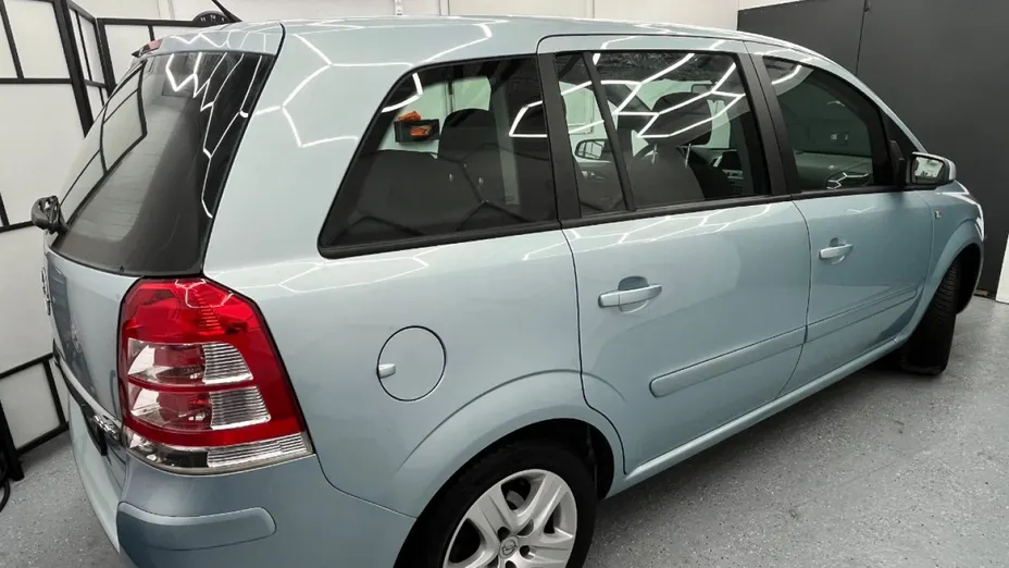 OPEL Zafira -