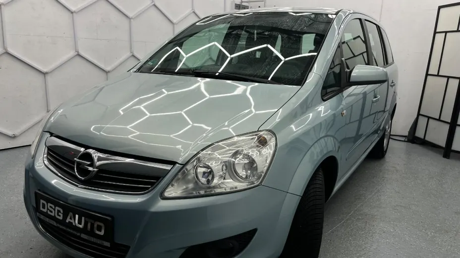 OPEL Zafira -