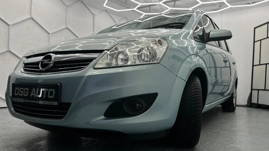 OPEL Zafira -