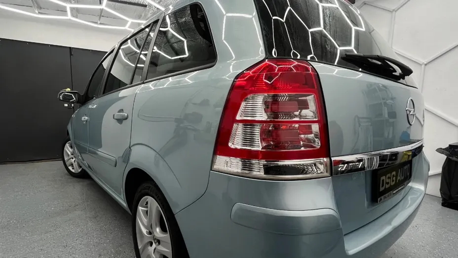 OPEL Zafira -