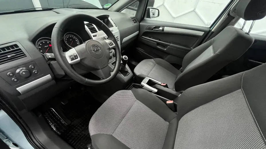 OPEL Zafira -