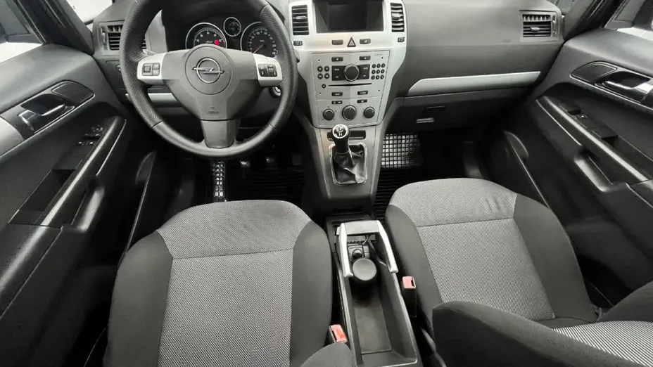 OPEL Zafira -