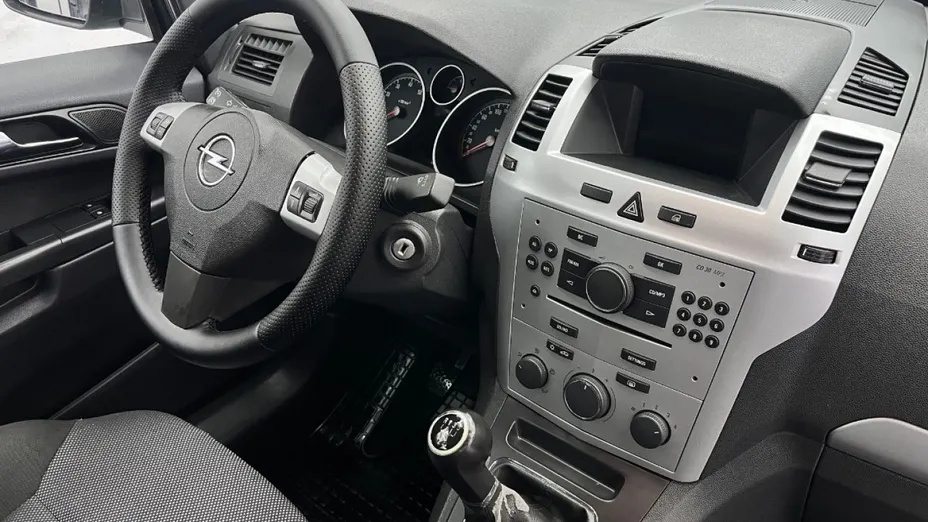 OPEL Zafira -