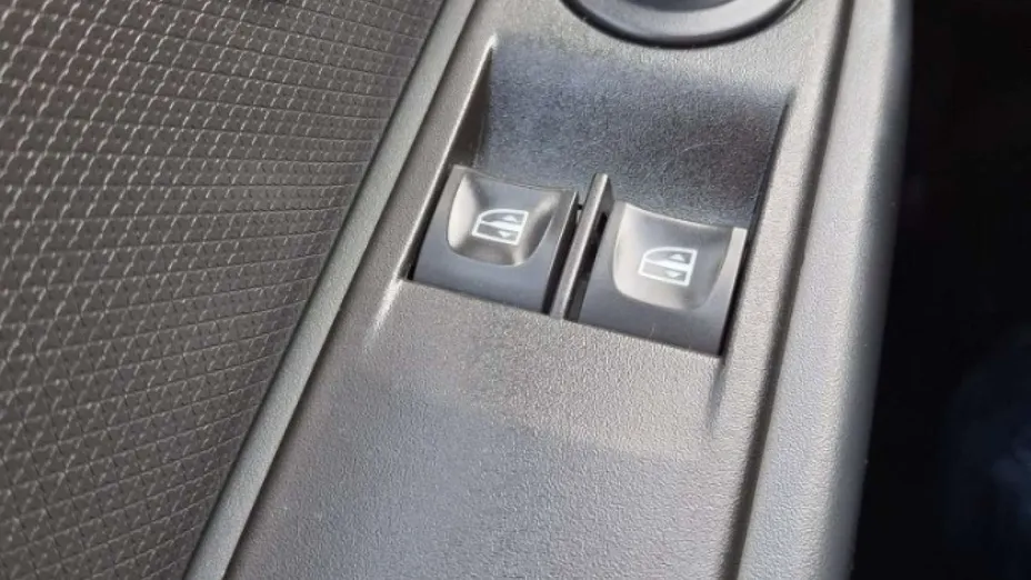 RENAULT Clio -