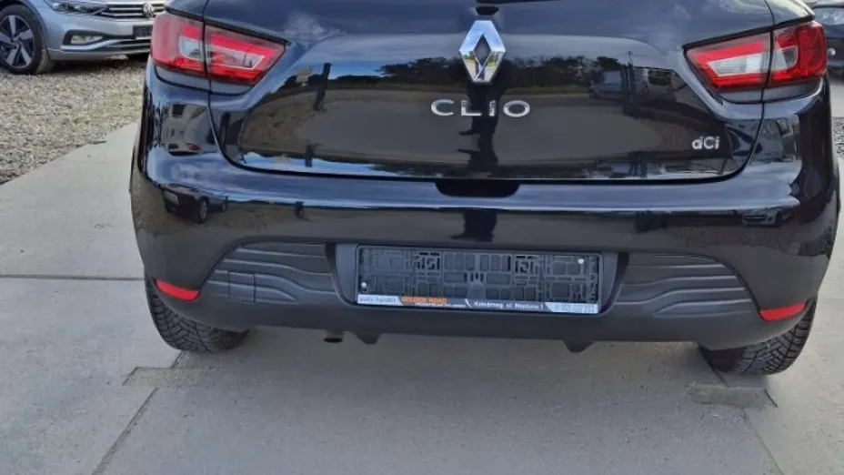 RENAULT Clio -