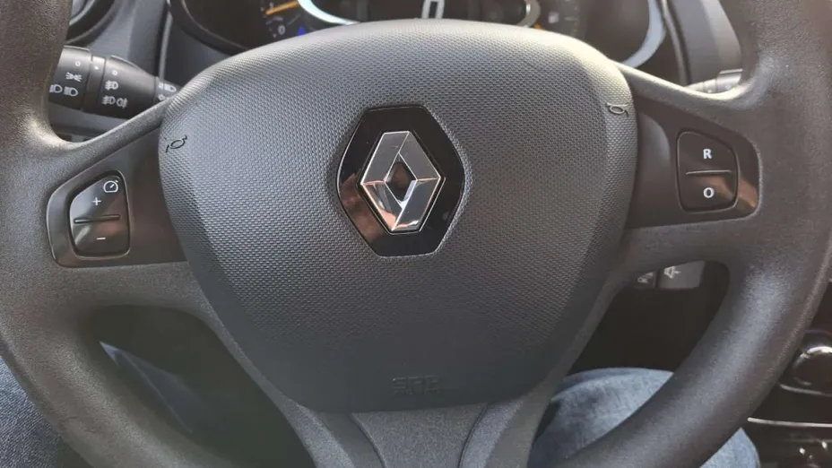 RENAULT Clio -