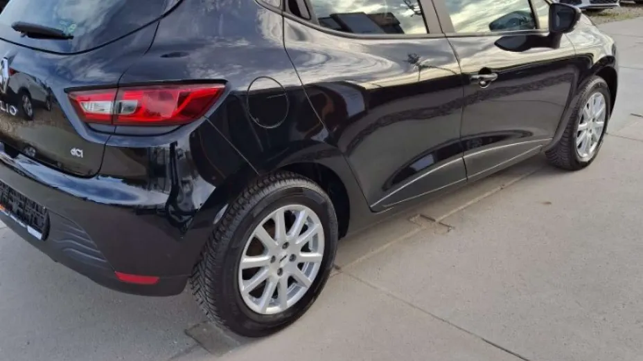 RENAULT Clio -