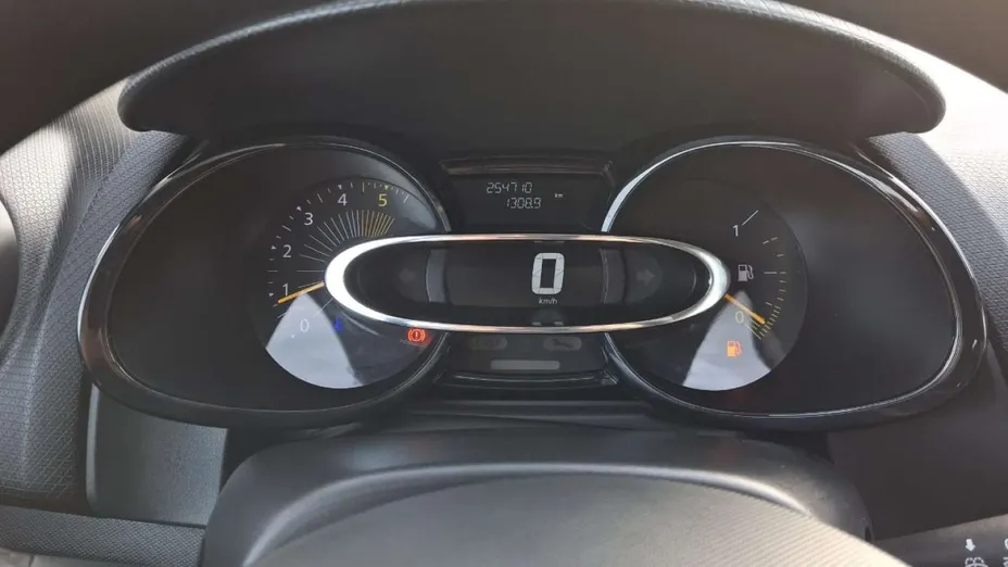 RENAULT Clio -