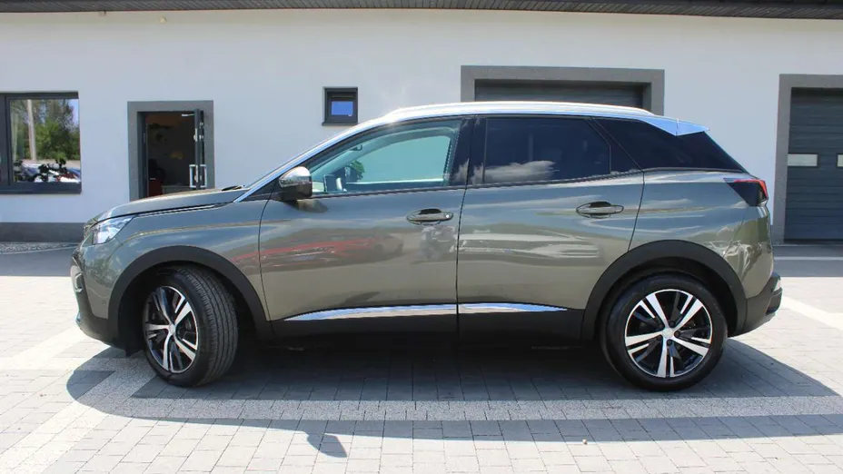 PEUGEOT 3008 -