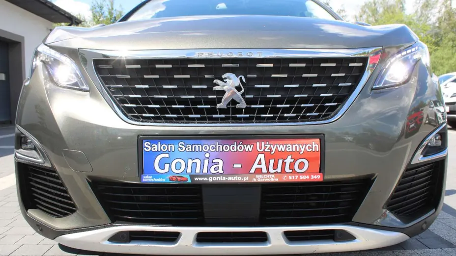 PEUGEOT 3008 -